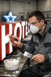 OPERARIO/A SECCION BARNIZ